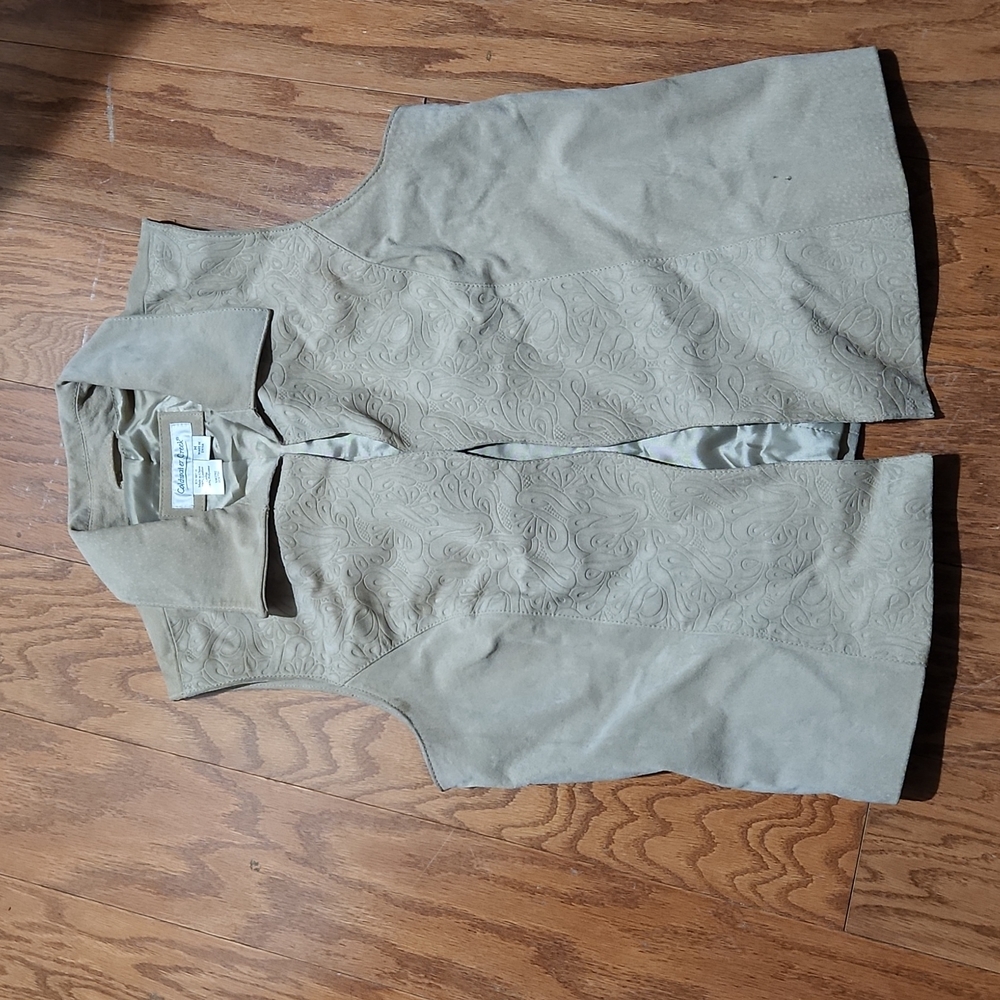Leather‎ vest